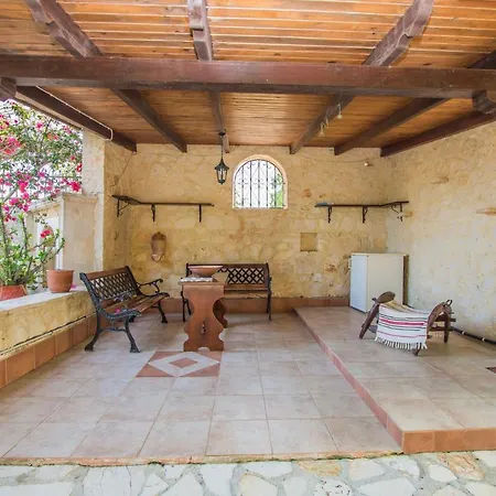 Porto Giardino Kypseli