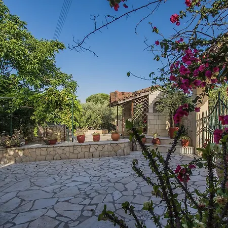 Porto Giardino Apartment Kypseli