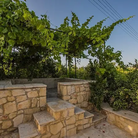 Porto Giardino Apartment Kypseli