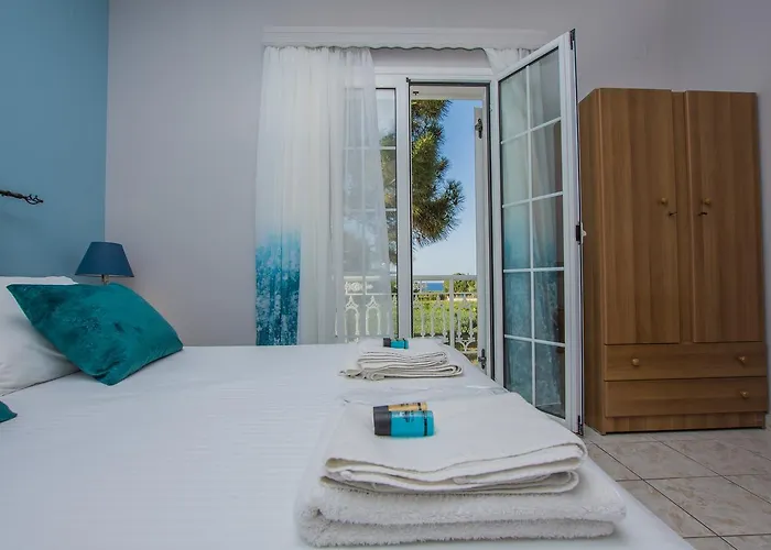 Porto Giardino Kypseli